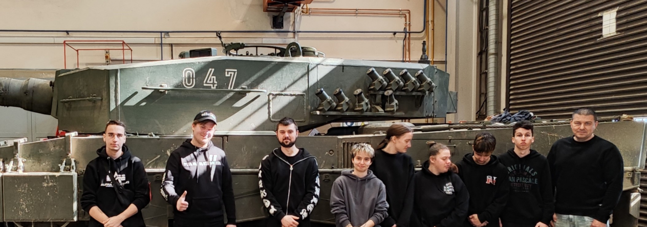 Týdenní stáž studentů u 73. tankového praporu