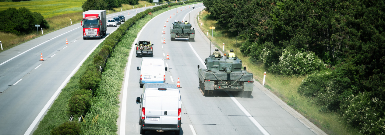 Leopardy po dálnici poprvé. Tankisté z Přáslavic prověřili schopnost, která rozhoduje dřív, než padne první výstřel