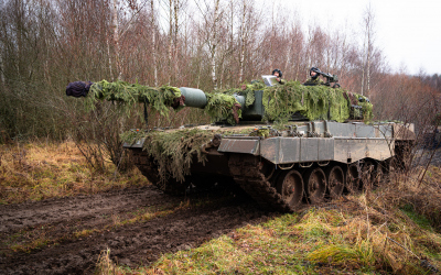Přesnost Leopardů, nekončící výcvik, zapojení dronů