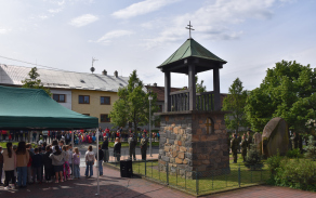 Kladení věnců 8. května 2024