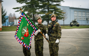 Slavnostní nástup 73. tankového praporu ke Dni válečných veteránů