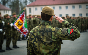 Slavnostní nástup 73. tankového praporu ke Dni válečných veteránů