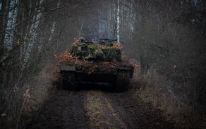 Přesnost Leopardů, nekončící výcvik, zapojení dronů