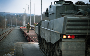 Zimní cvičení Armored Lancer II právě začíná.