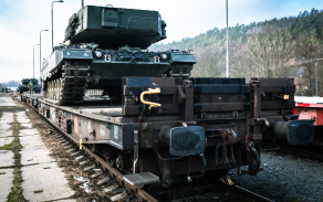 Zimní cvičení Armored Lancer II právě začíná.