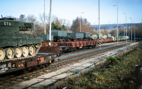 Zimní cvičení Armored Lancer II právě začíná.