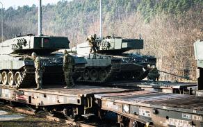 Zimní cvičení Armored Lancer II právě začíná.