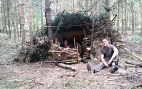 Přístřešek z kombinovaného materiálu - od počátku kurzu jde vidět velké zlepšení