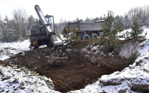 Výcvik ženijní čety - budování prostoru obrany
